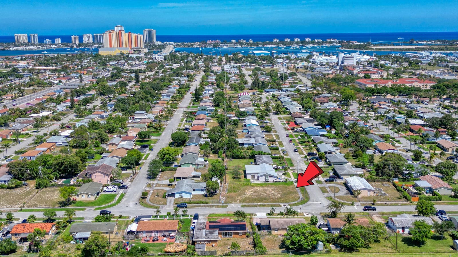 398 W 23rd Street, Riviera Beach, FL 33404 photo 10