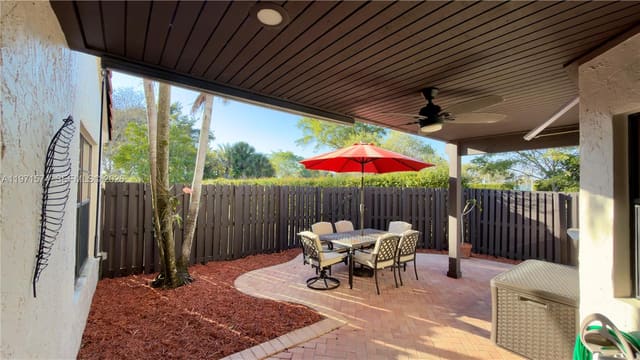 15205 SW 45th Terrace 45E, sold in Lakes Meadow Vilg Homes C, Miami, FL