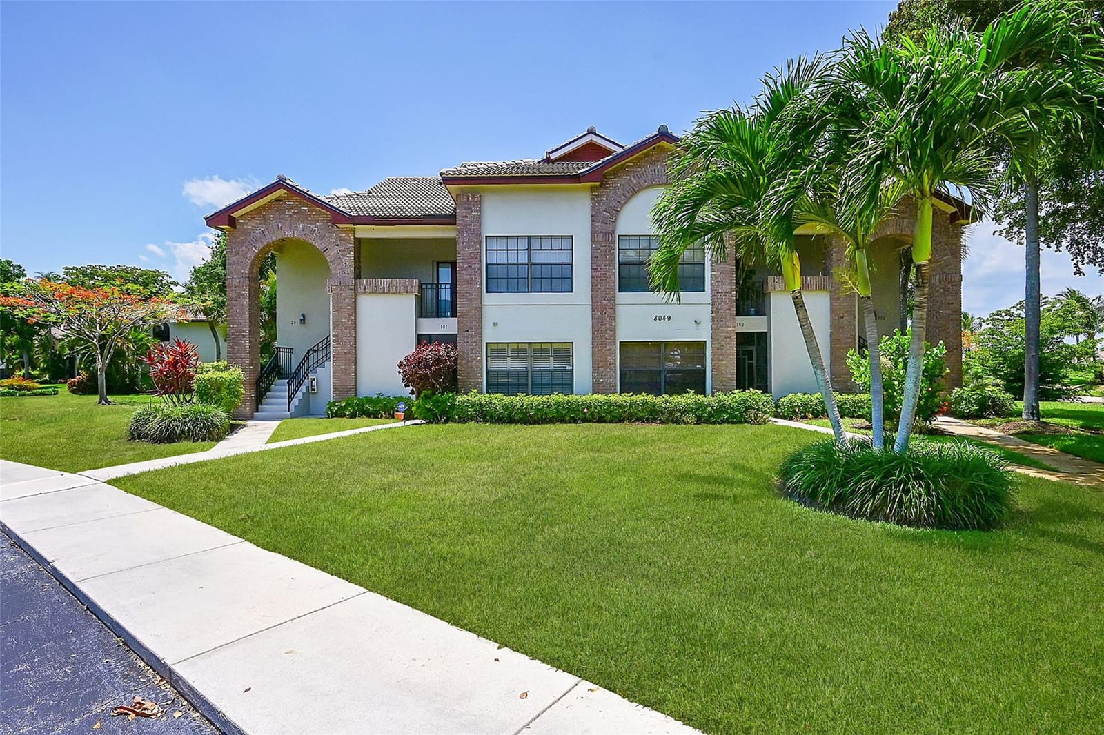 8049 Aberdeen Drive 101, Boynton Beach, FL 33472 photo 2