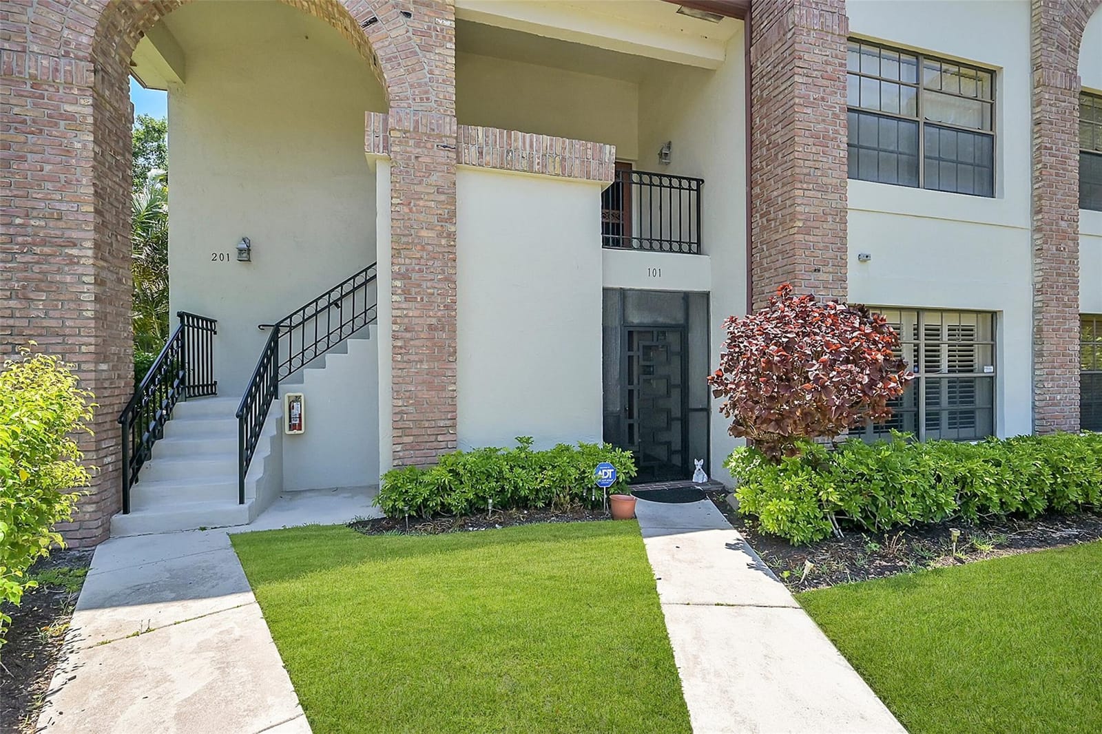 8049 Aberdeen Drive 101, Boynton Beach, FL 33472 photo 3