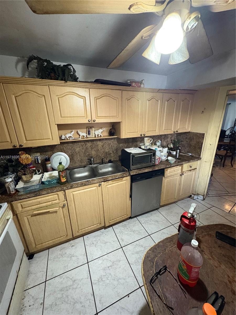 1401 NE 191st Street D204, Miami, FL 33179, Miami
