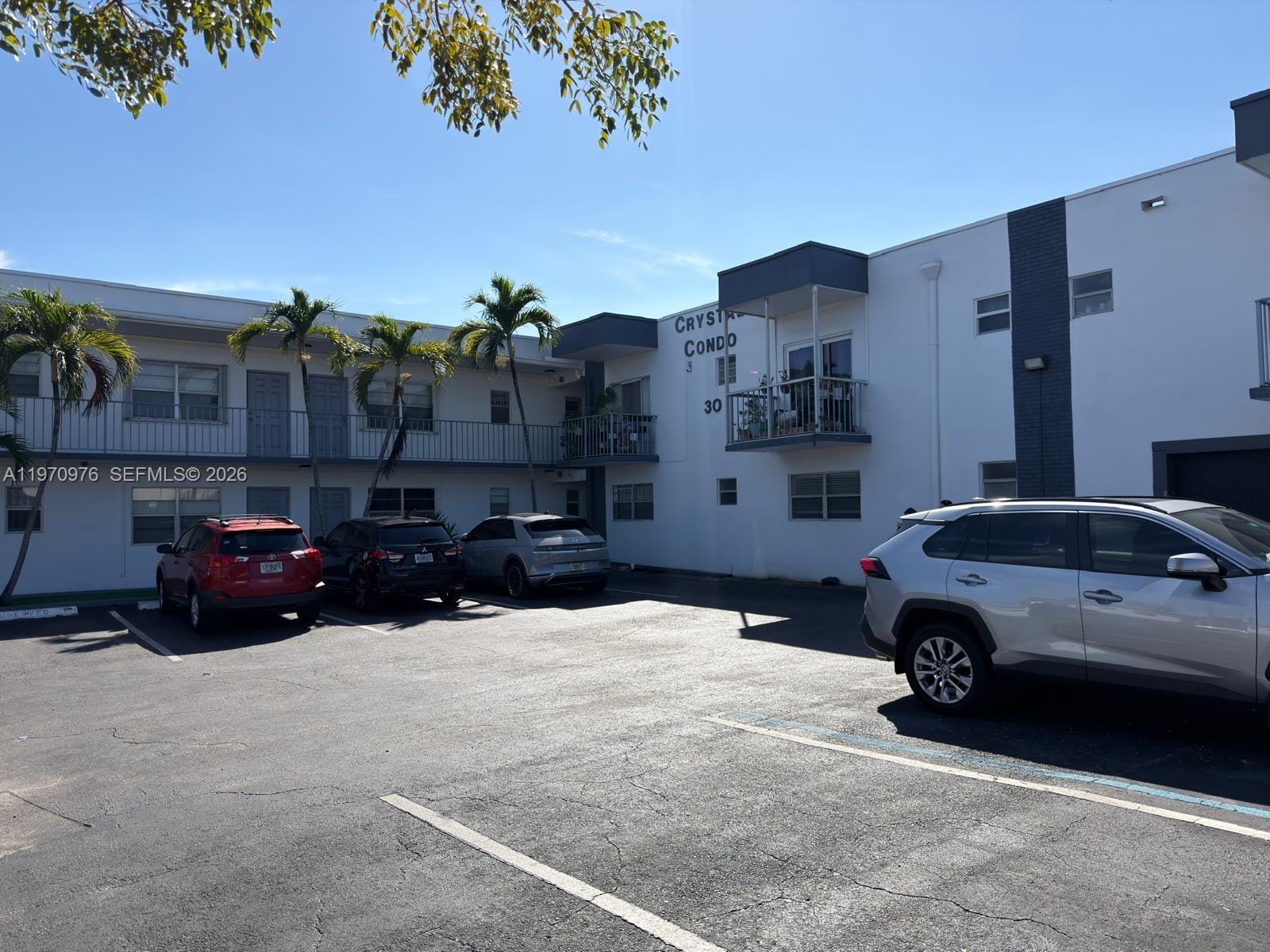 30 SE 4th Avenue 103, Hallandale Beach, FL 33009