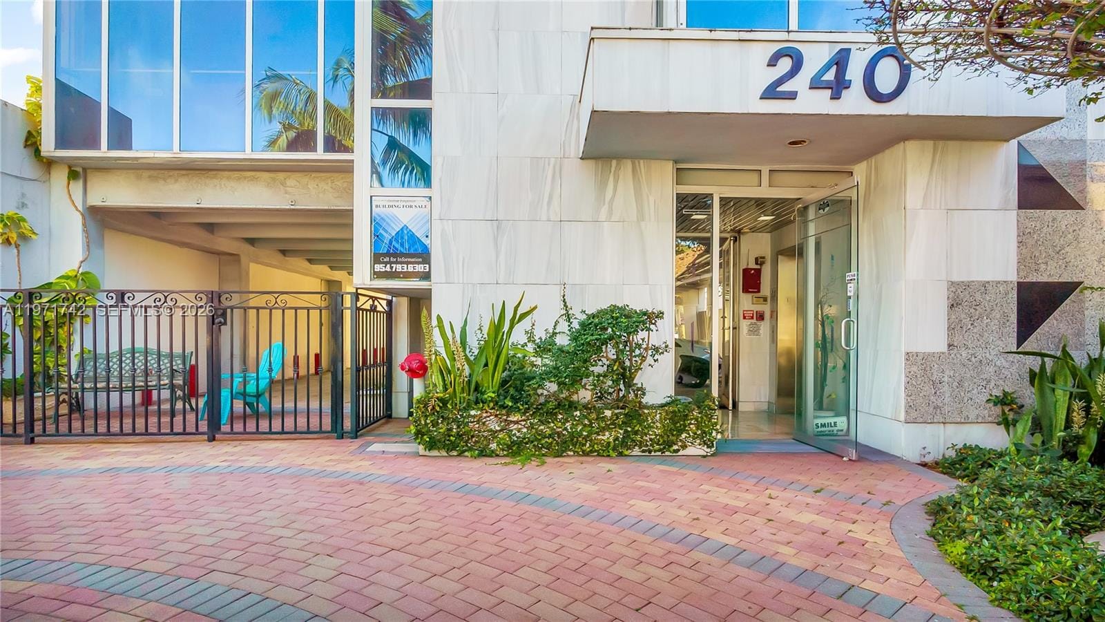 240 Commercial Boulevard — photo 5