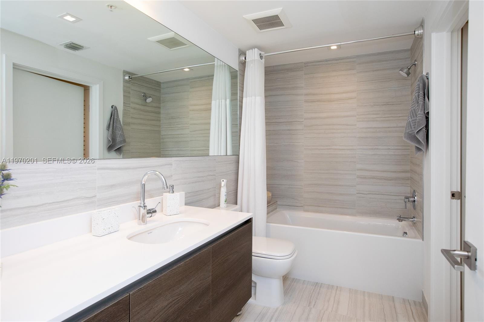 301 Altara Avenue 719 — photo 11