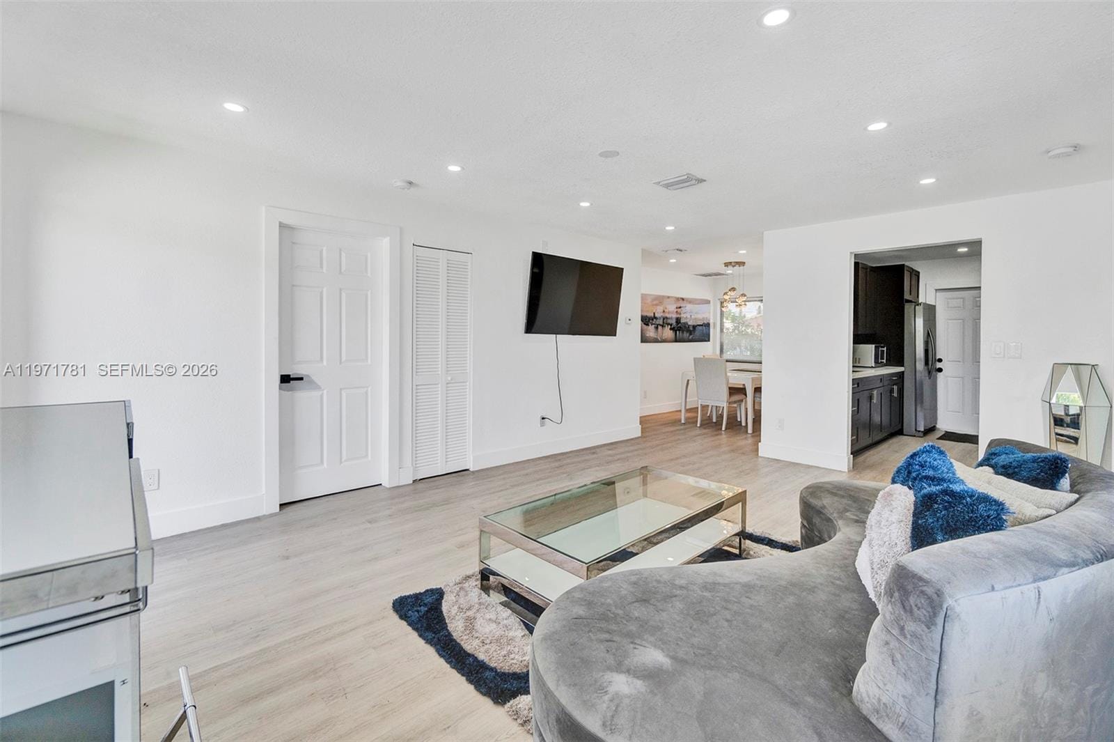 4029 SW 22nd Street — photo 2