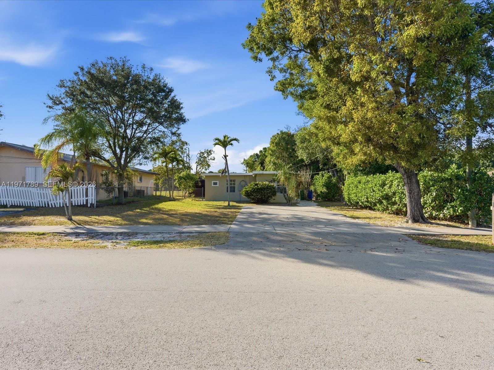 1561 SW 44th Terrace, Fort Lauderdale, FL 33317 photo 3