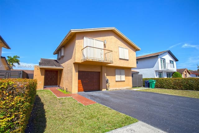 11535 SW 32nd Lane, sold in Hacienda Estates, Miami, FL