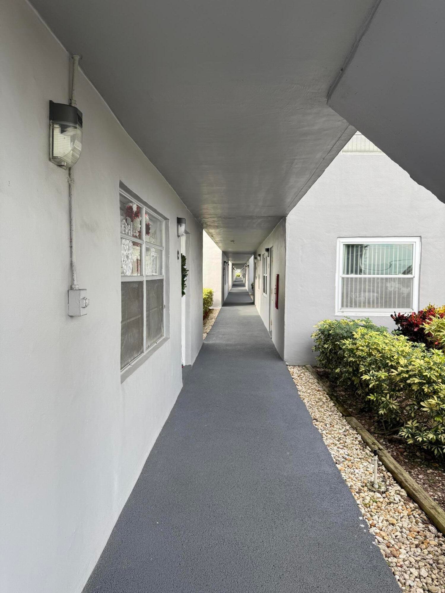 147 Burgundy D, Delray Beach, FL 33484 photo 2