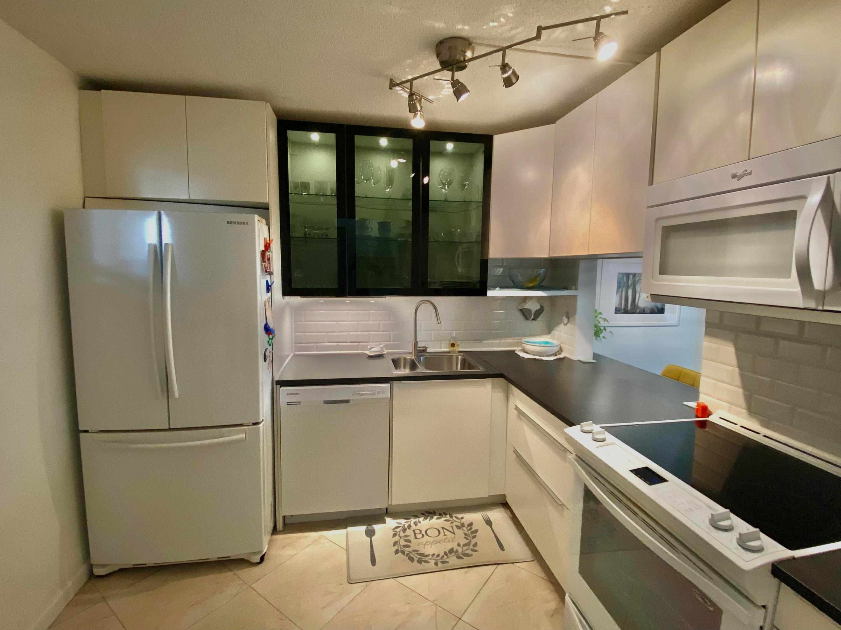 2616 N Garden Drive 204, Lake Worth, FL 33461, Lake Worth