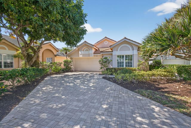 3928 Shearwater Drive, sold in Shearwater At Jonathans Landing, Jupiter, FL