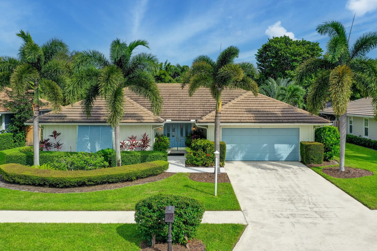 2558 Monaco Terrace, Palm Beach Gardens, FL 33410