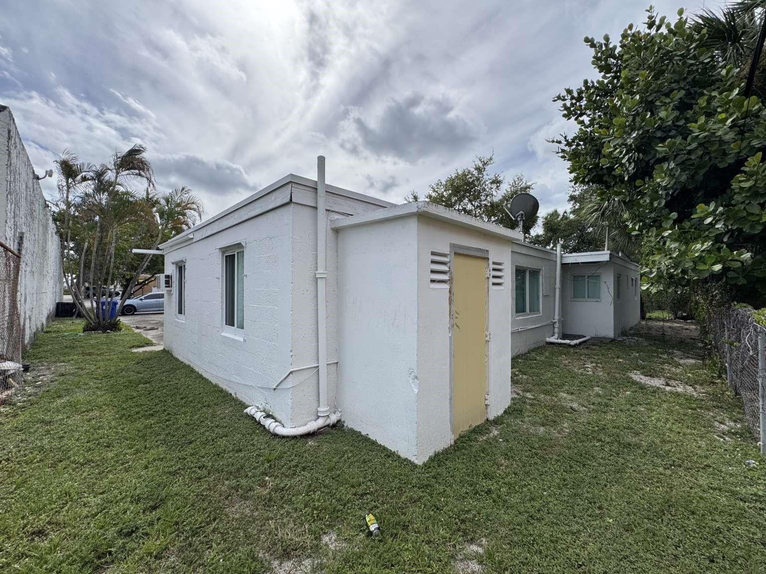211 SW 2nd Court — photo 9