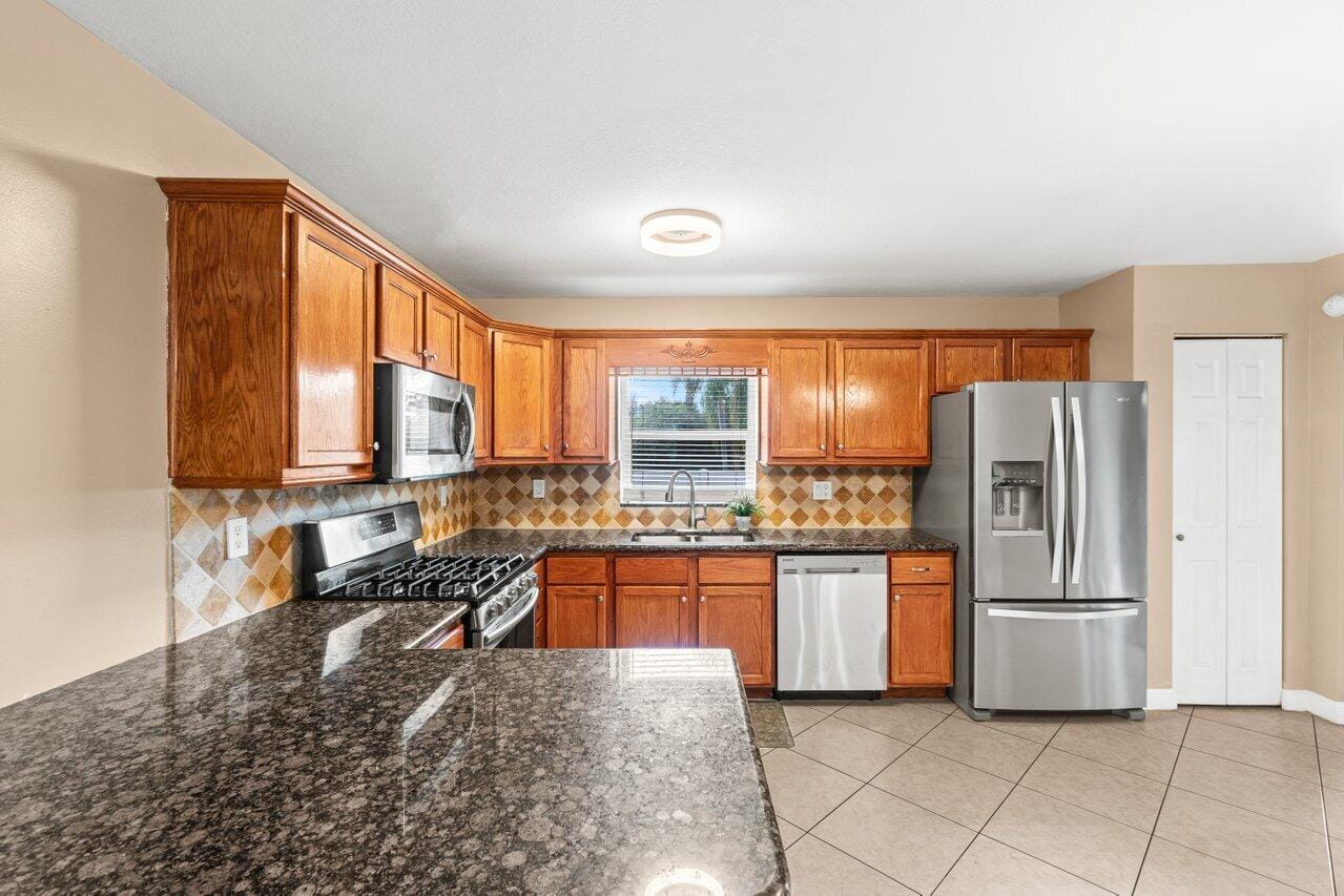 5734 Lincoln Circle E, Greenacres, FL 33463 photo 13