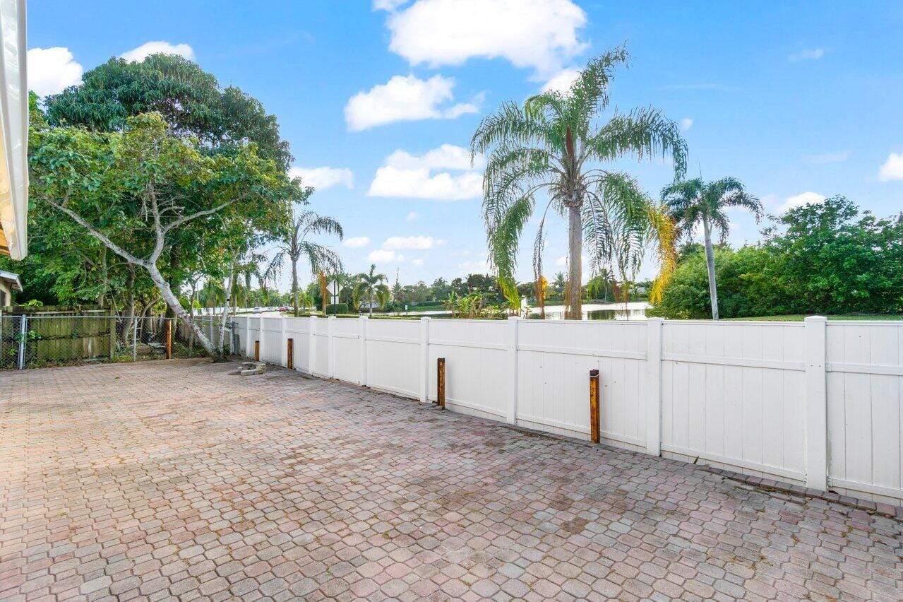 5734 Lincoln Circle E, Greenacres, FL 33463 photo 25