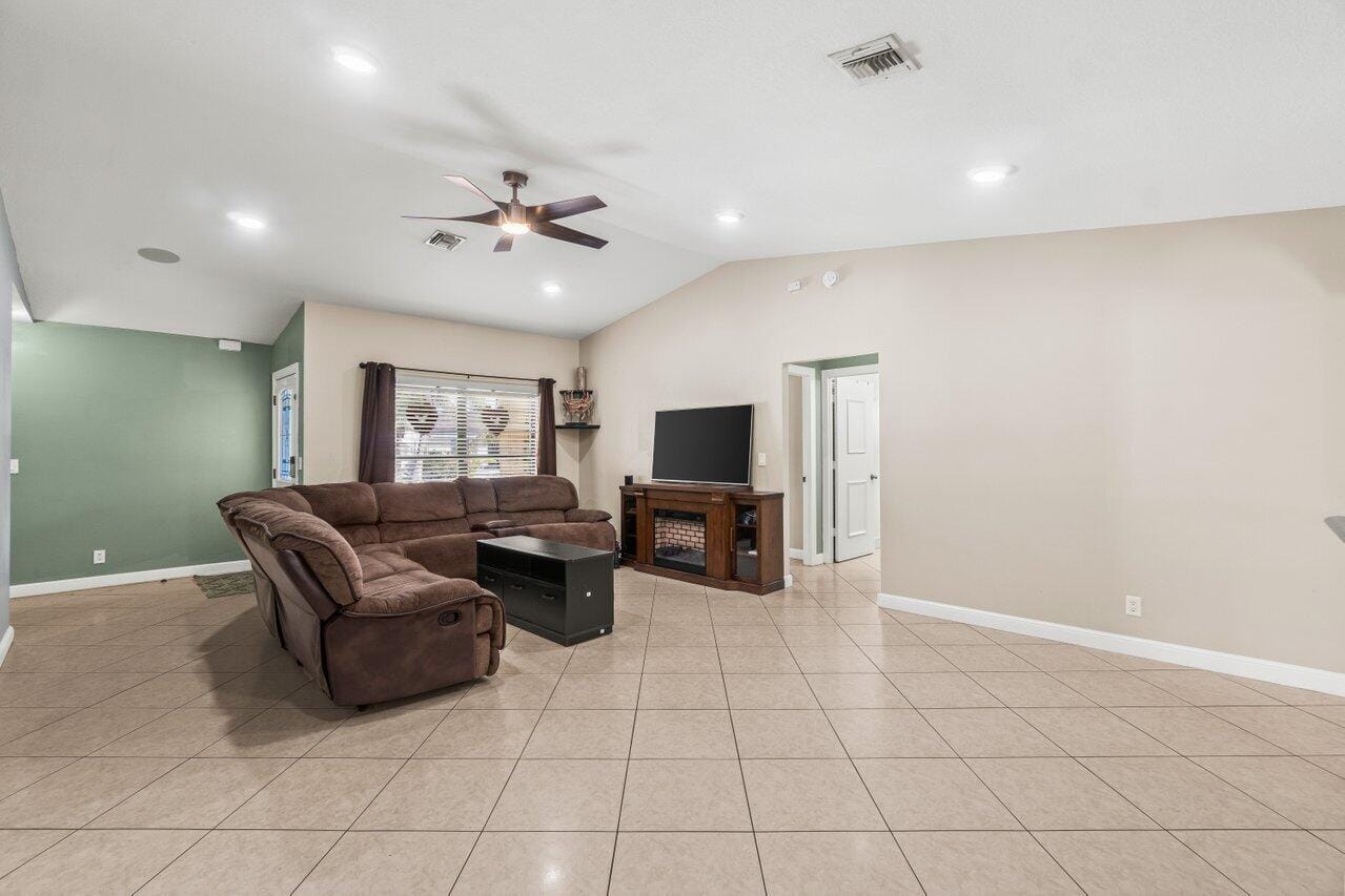 5734 Lincoln Circle E, Greenacres, FL 33463 photo 7