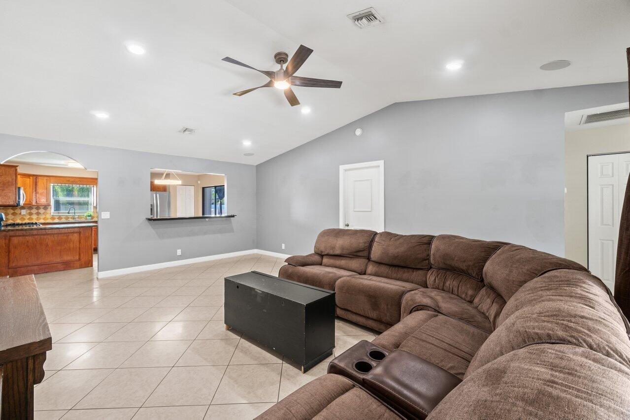 5734 Lincoln Circle E, Greenacres, FL 33463 photo 8