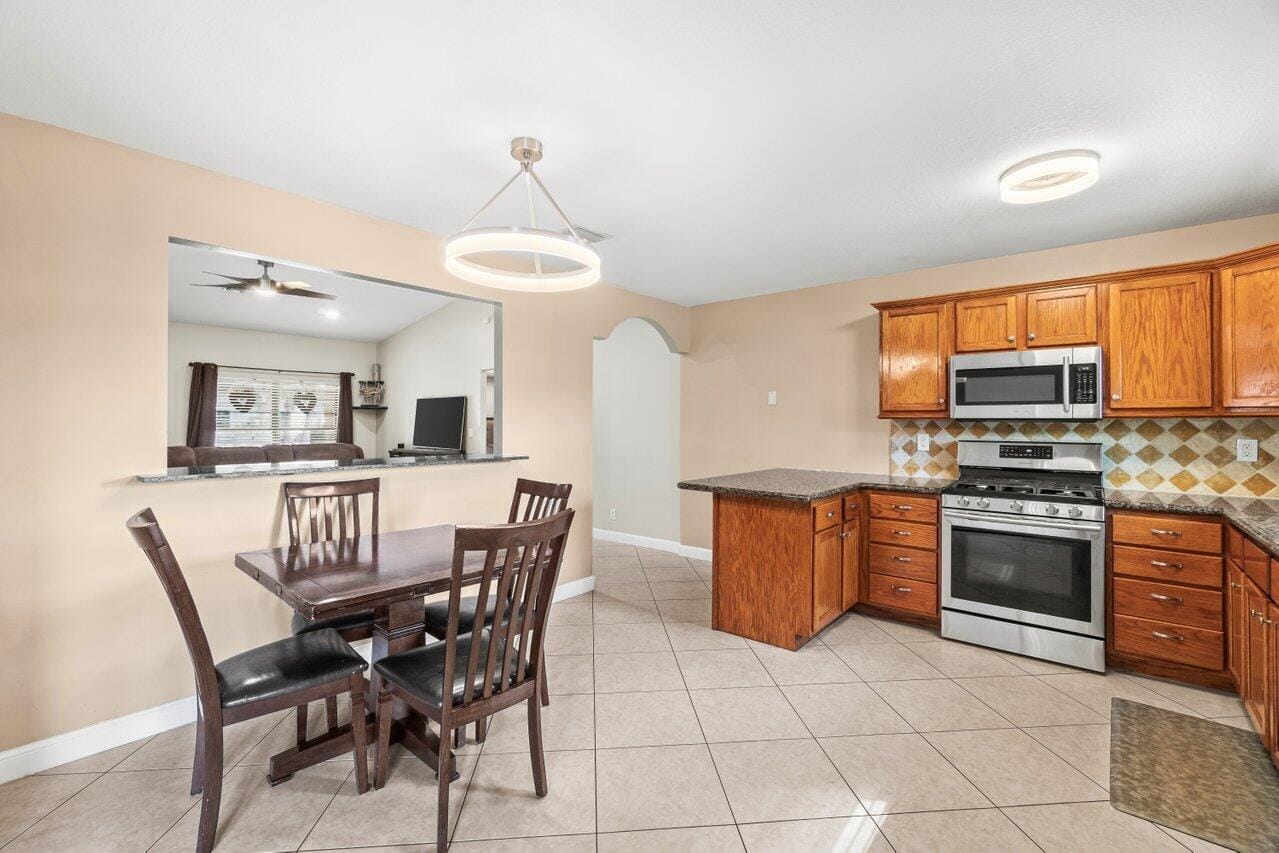5734 Lincoln Circle E, Greenacres, FL 33463 photo 9