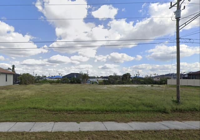 2513 Surfside Boulevard, Cape Coral, FL 33914