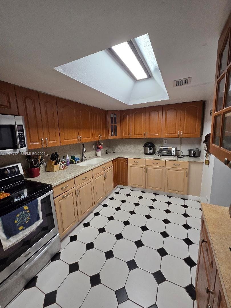 1341 E 8th Avenue — photo 6