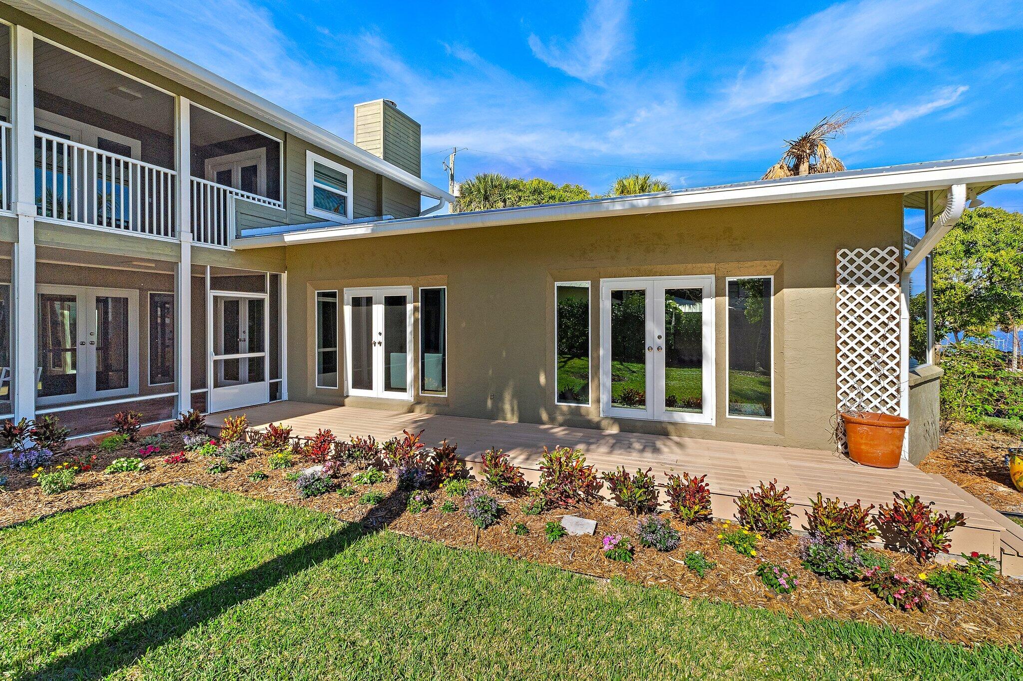 2315 S Indian River Drive — photo 9