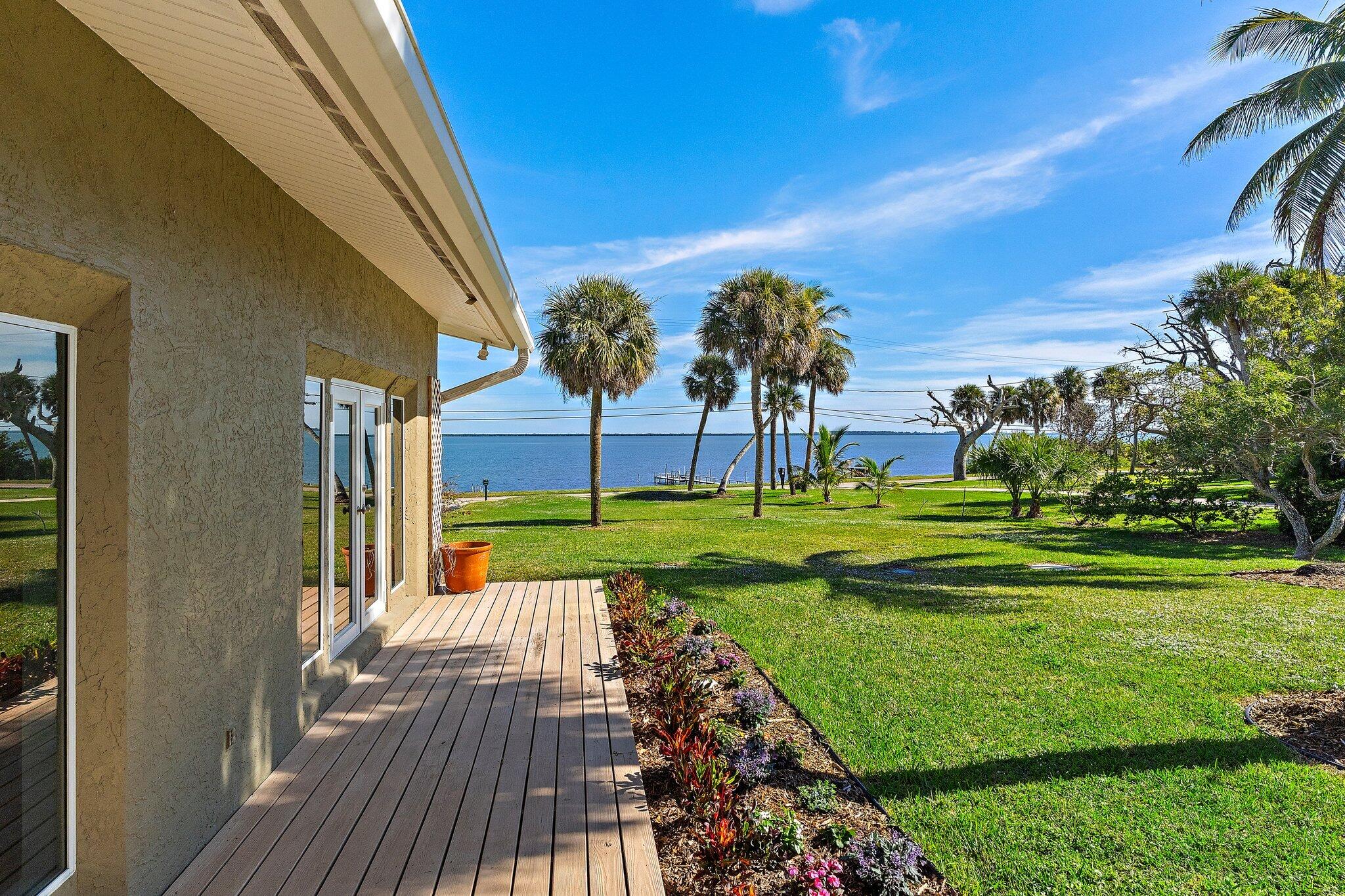 2315 S Indian River Drive — photo 10