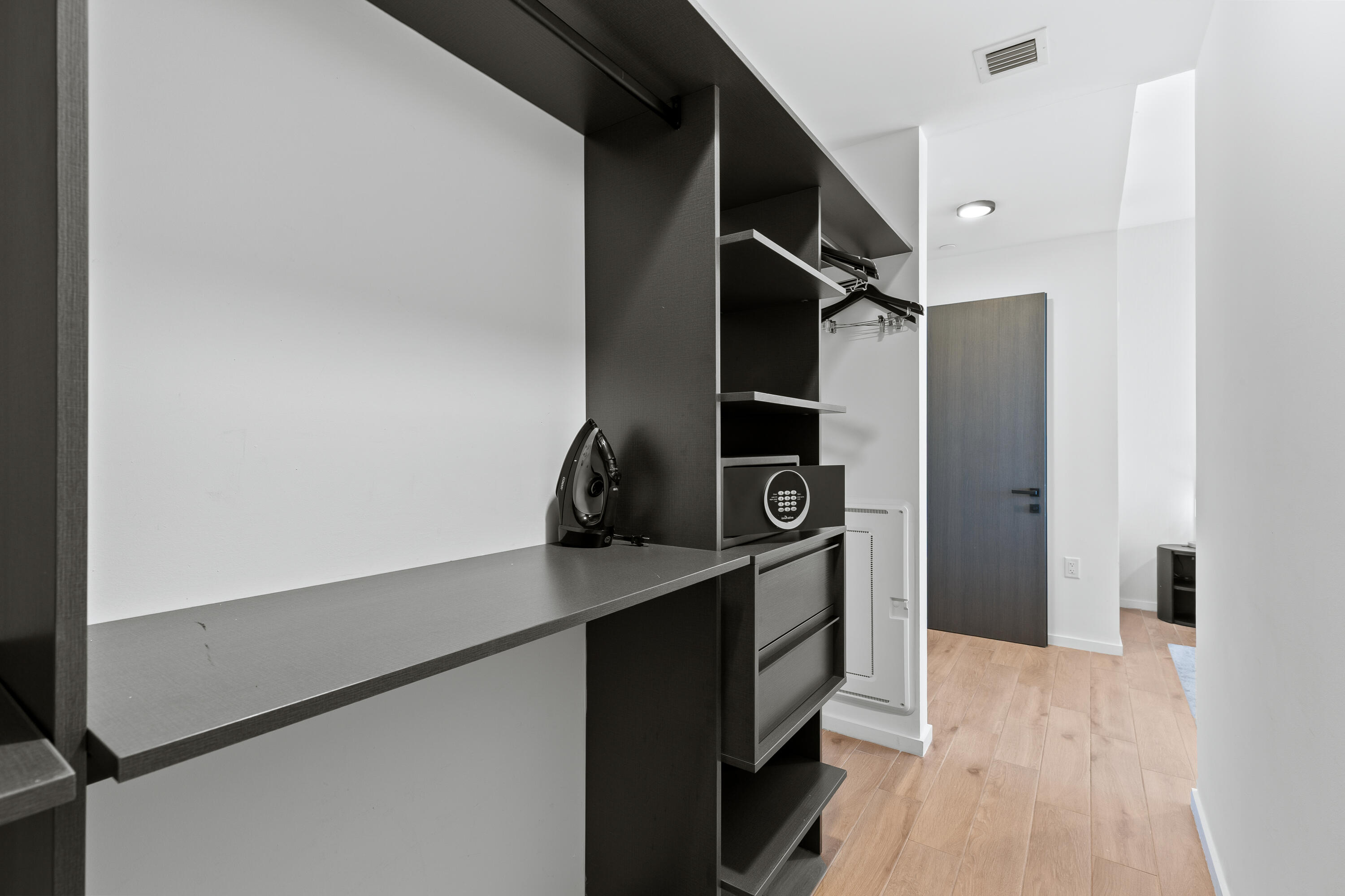 398 NE 5th Street 4618, Miami, FL 33132 photo 17