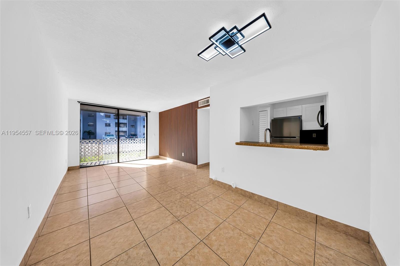 8145 NW 7th Street 111, Miami, FL 33126, Miami