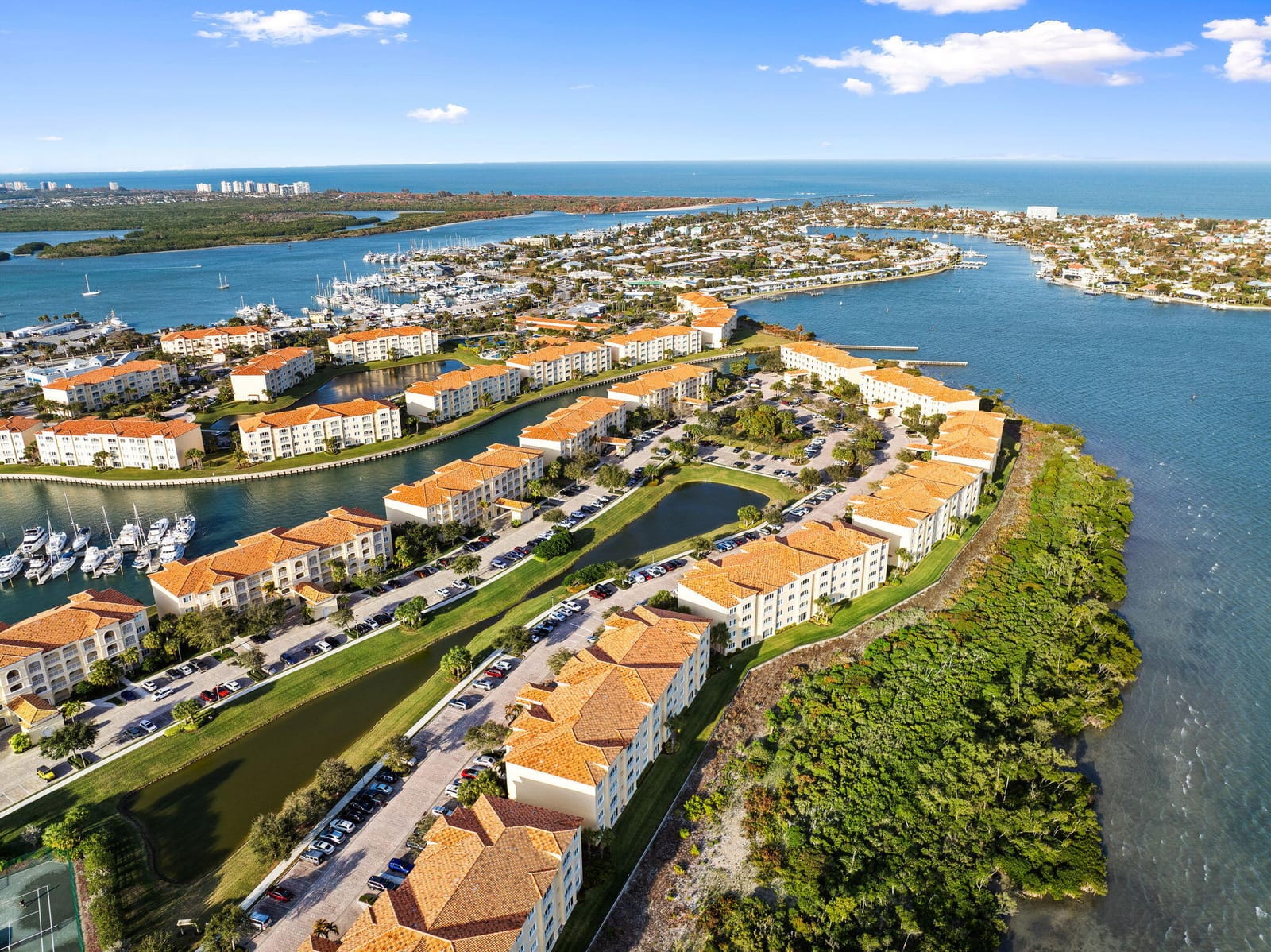 25 Harbour Isle Drive W 101, Fort Pierce, FL 34949 photo 2