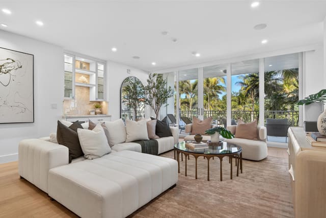 100 Royal Palm Way D2, Palm Beach, FL 33480