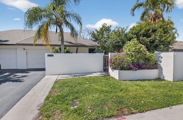 504 SW 29th Avenue 504, sold in Homewood Lakes Sec D, Delray Beach, FL