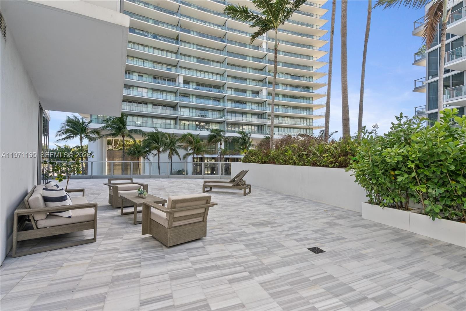 801 S Pointe Drive 204, Miami Beach, FL 33139 photo 17