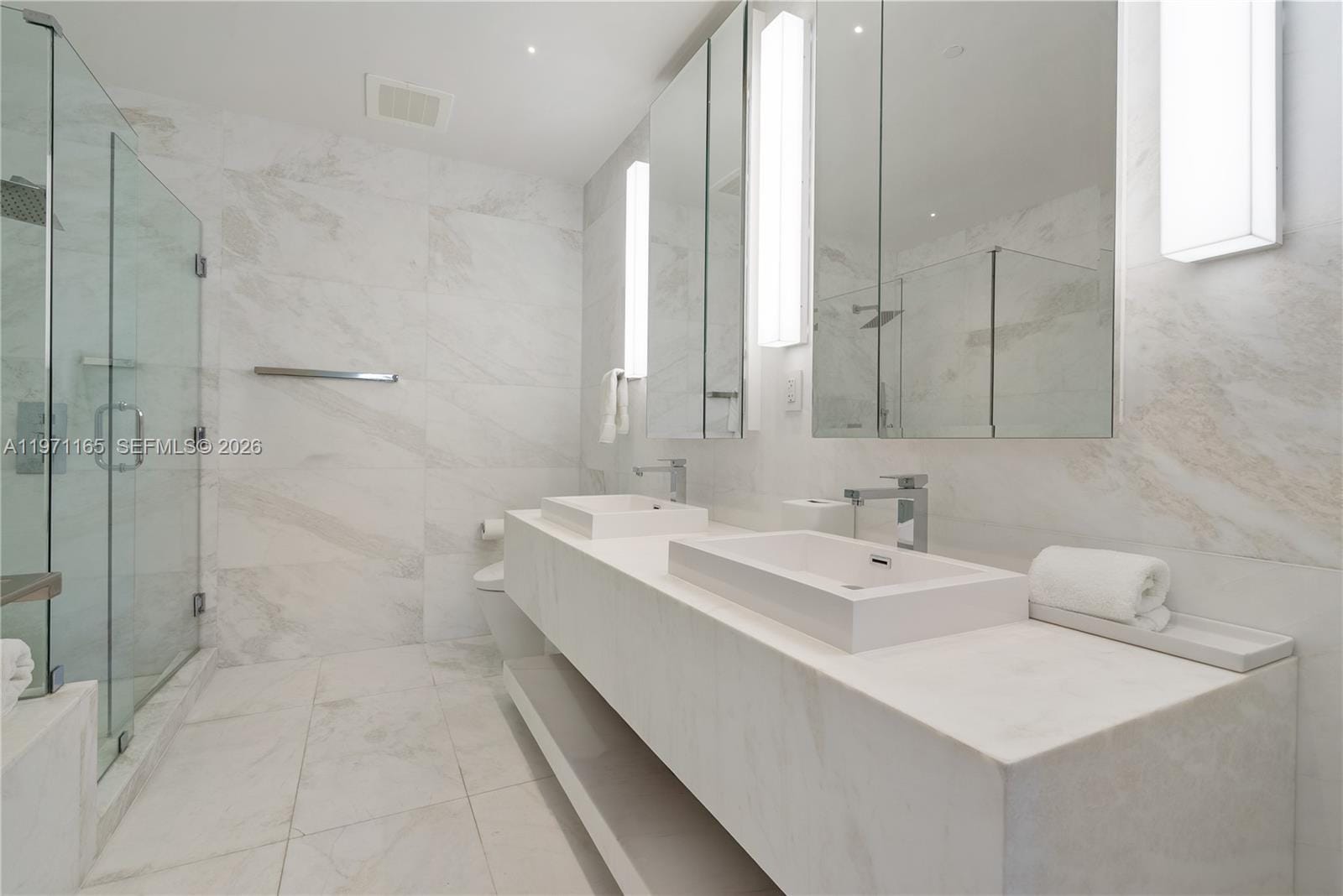 801 S Pointe Drive 204, Miami Beach, FL 33139 photo 9