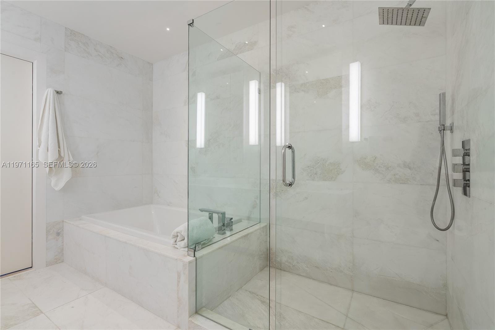 801 S Pointe Drive 204, Miami Beach, FL 33139 photo 10