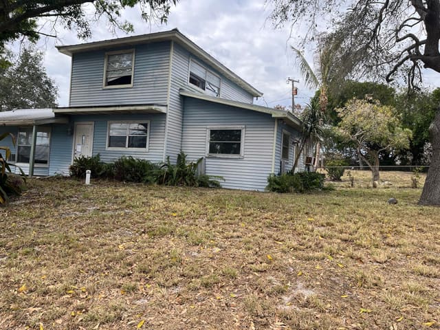 3211 SE Clayton Street, sold in Golden Gate, Stuart, FL