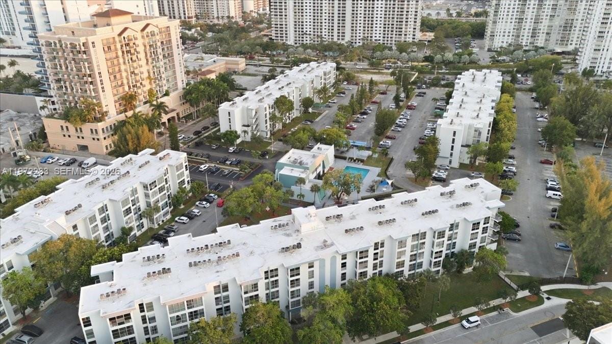 200 177th Drive 409, Sunny Isles Beach, FL 33160 photo 2