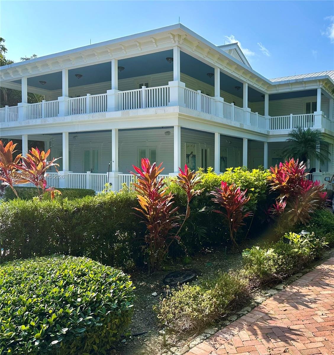 20 Avacado Street — photo 9