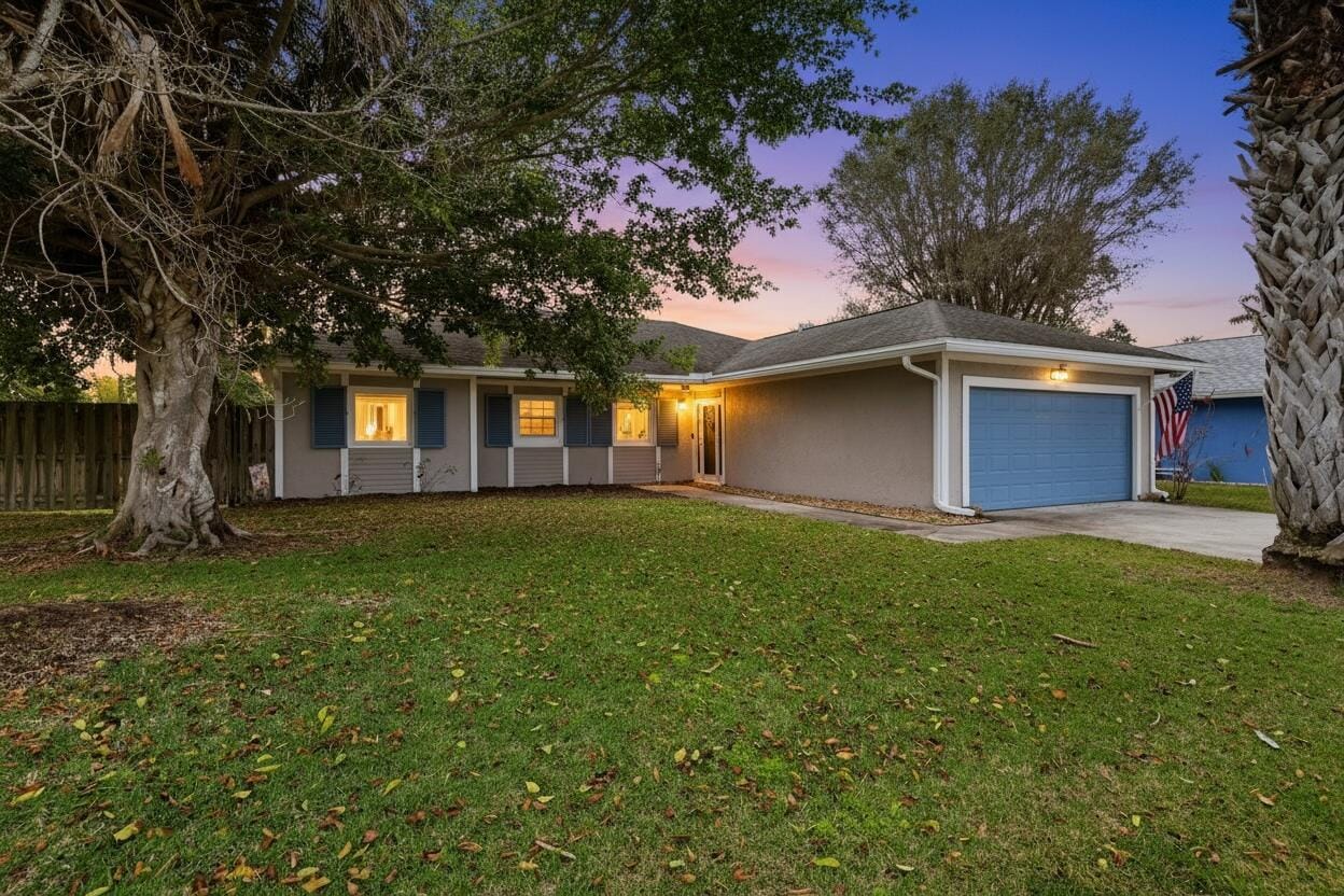 362 La Mancha Avenue, Royal Palm Beach, FL 33411