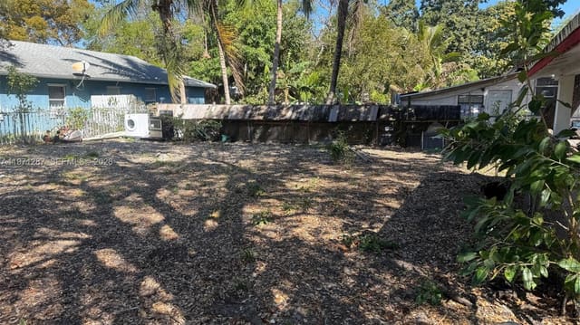 7613 NE 3rd Avenue, Miami, FL 33138