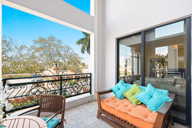200 E Palmetto Park Road 19, sold in 200 East Palmetto Park Condo, Boca Raton, FL