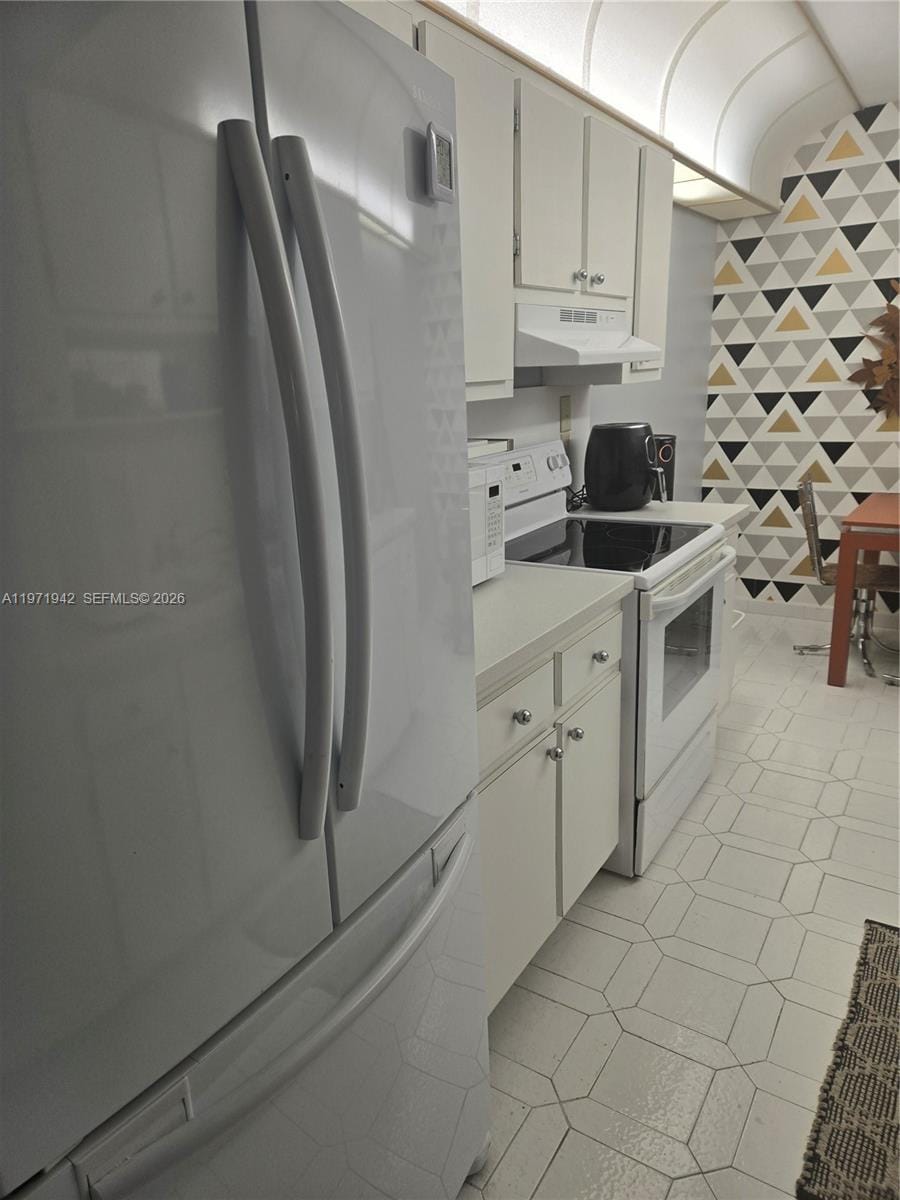 4001 Hillcrest Drive 909 — photo 11