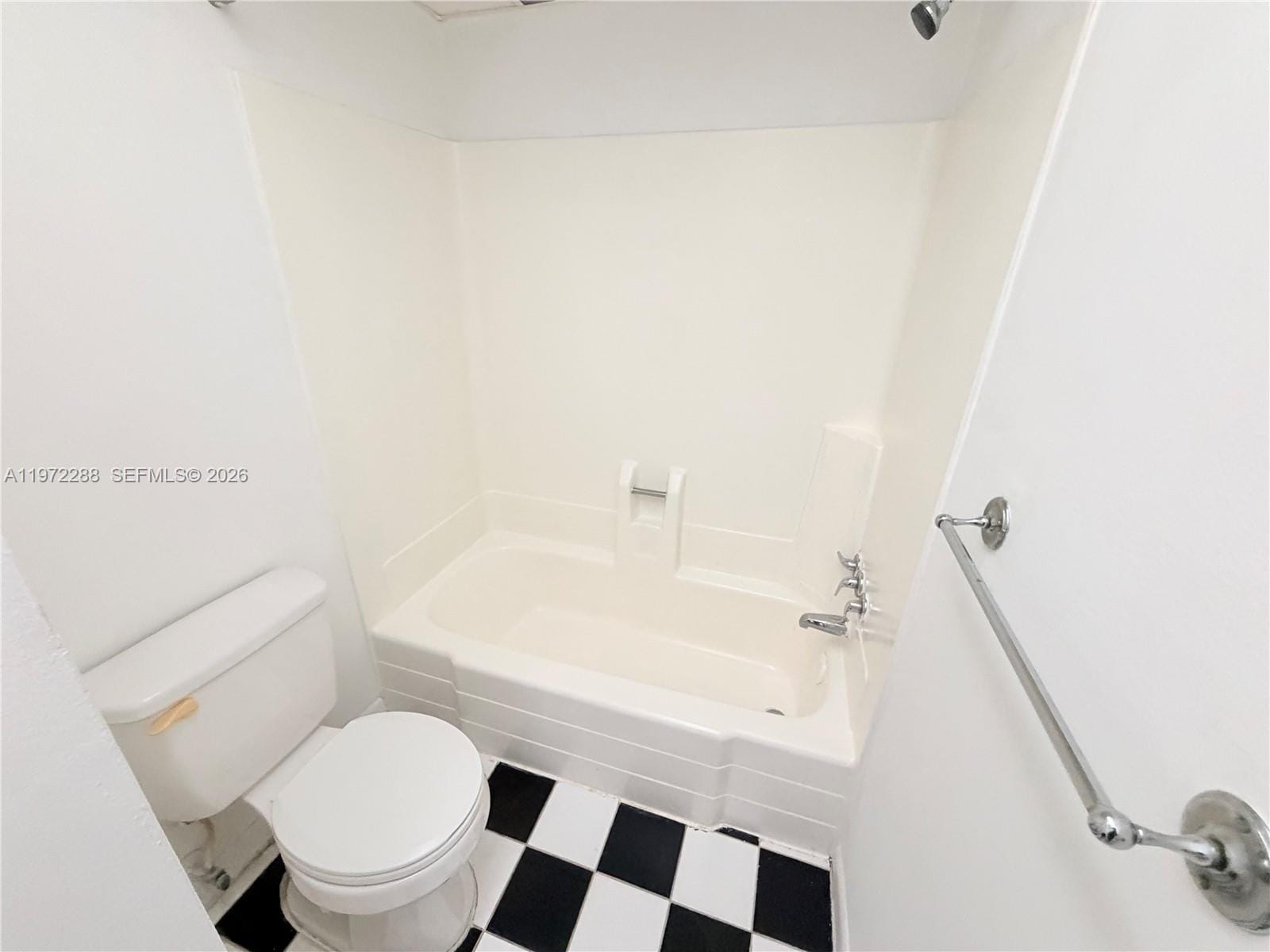 2800 NW 56th Avenue F403 — photo 10