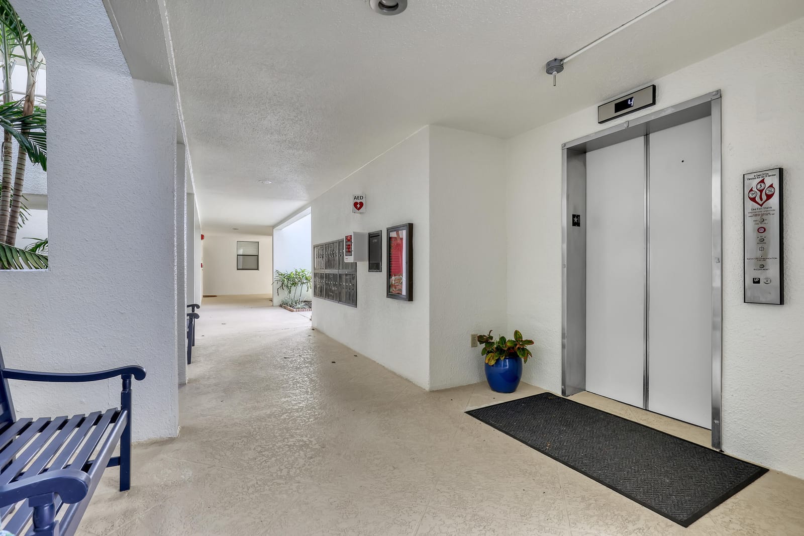 945 Oak Harbour Drive 945 — photo 2