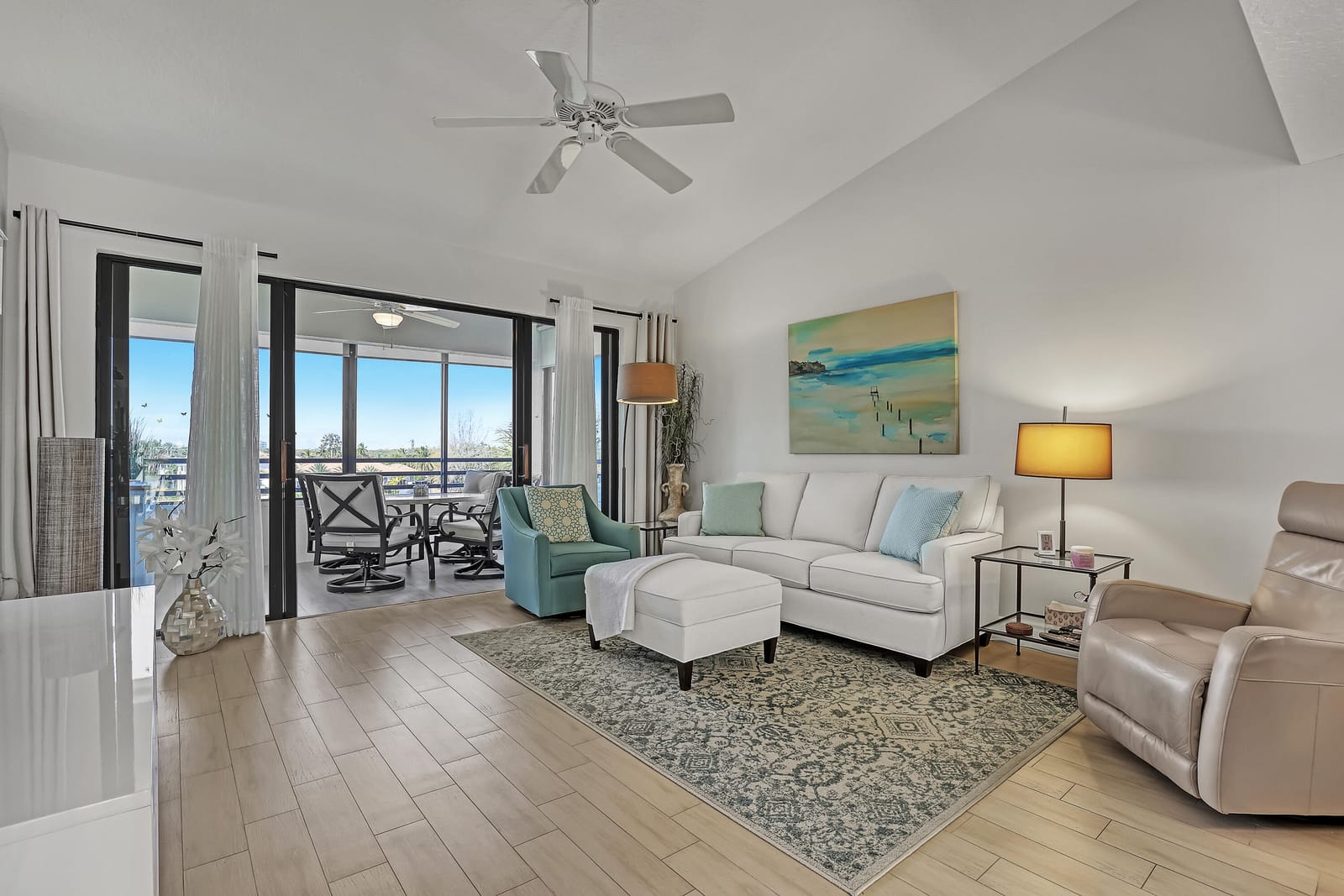 945 Oak Harbour Drive 945 — photo 6