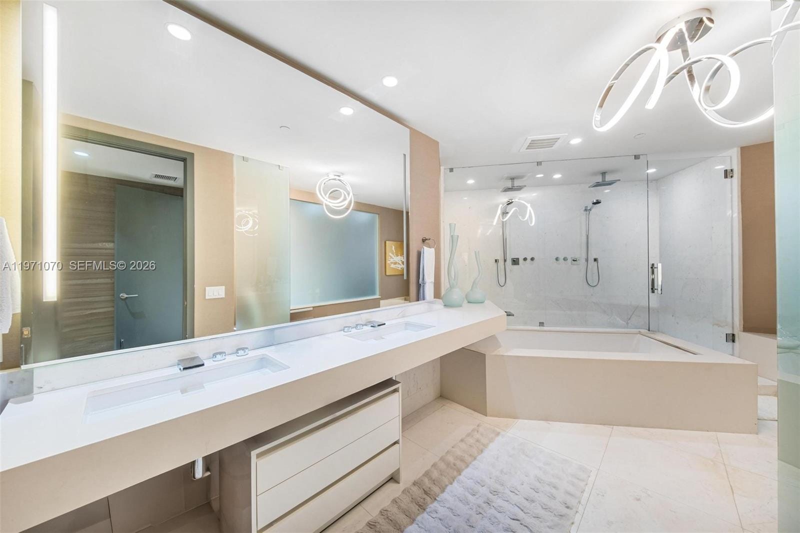 18555 Collins Avenue 5003, Sunny Isles Beach, FL 33160 photo 19