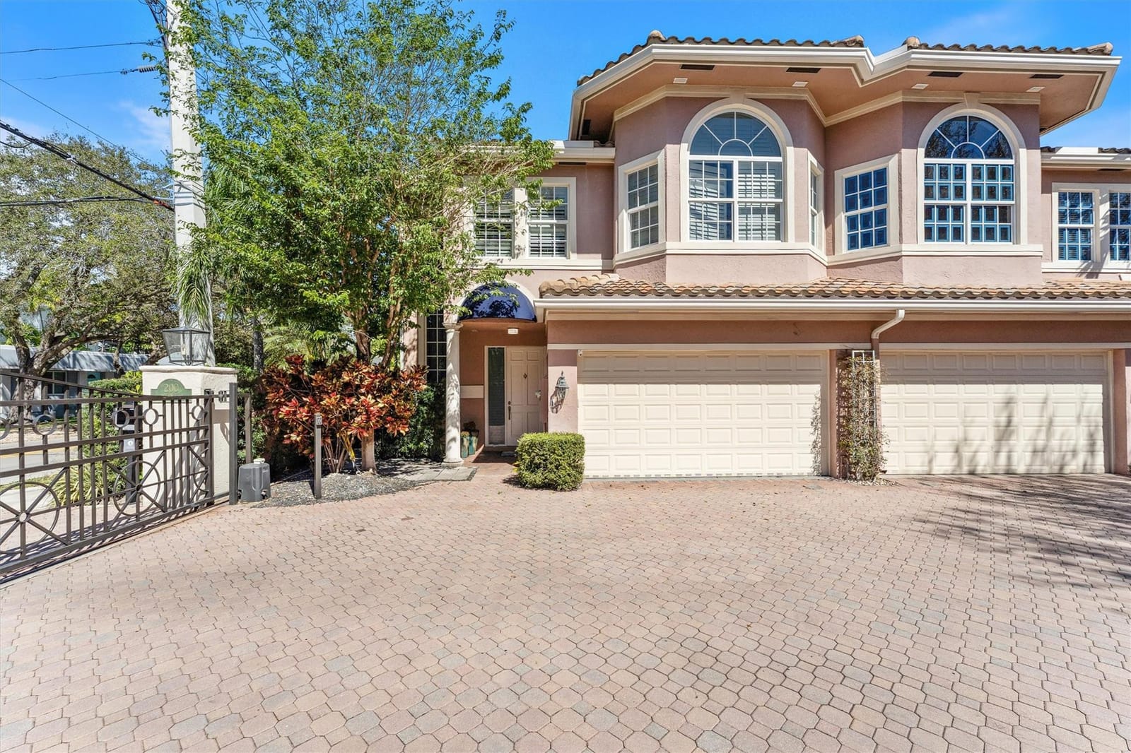 200 NE 14th Avenue 1, Fort Lauderdale, FL 33301