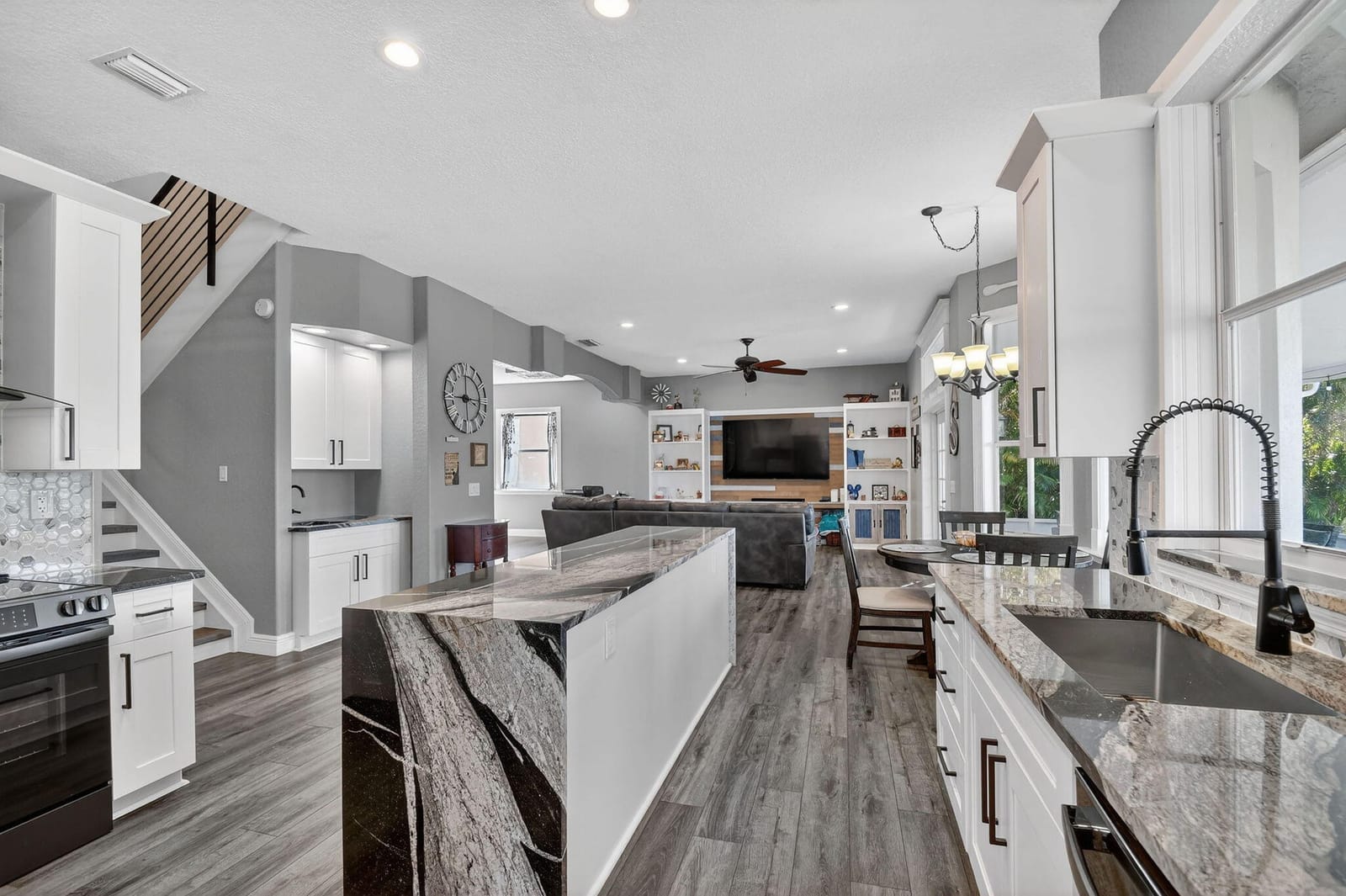 5947 Bay Hill Circle — photo 11