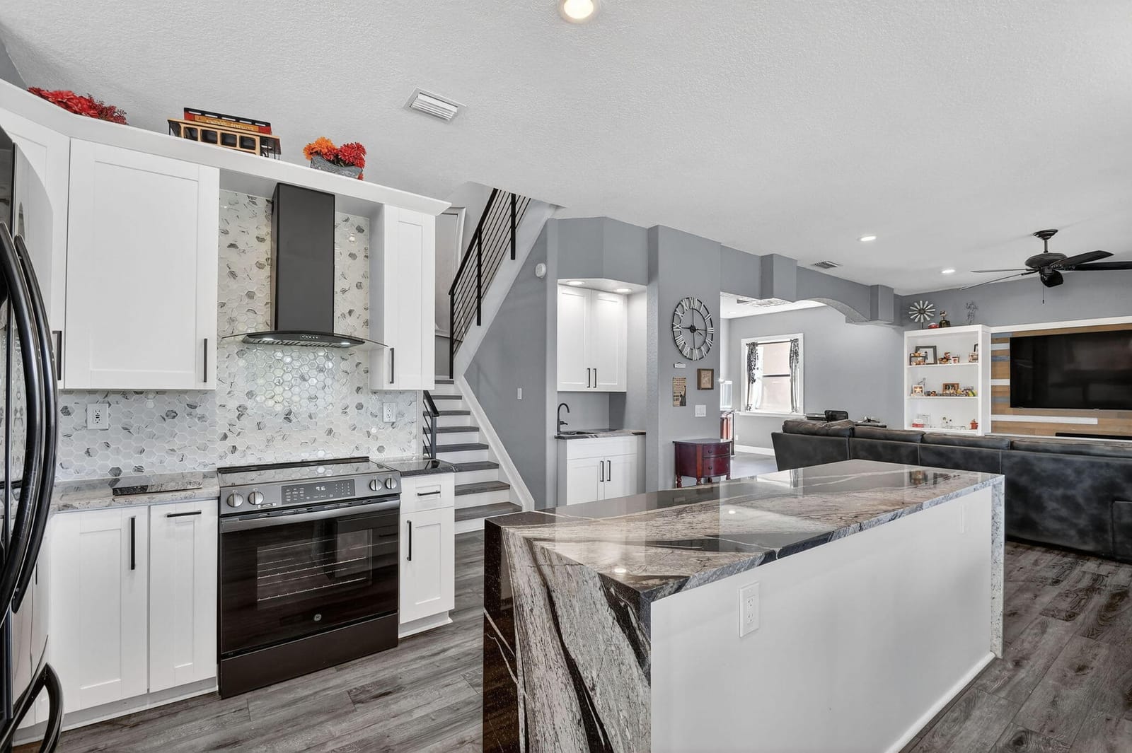 5947 Bay Hill Circle — photo 12