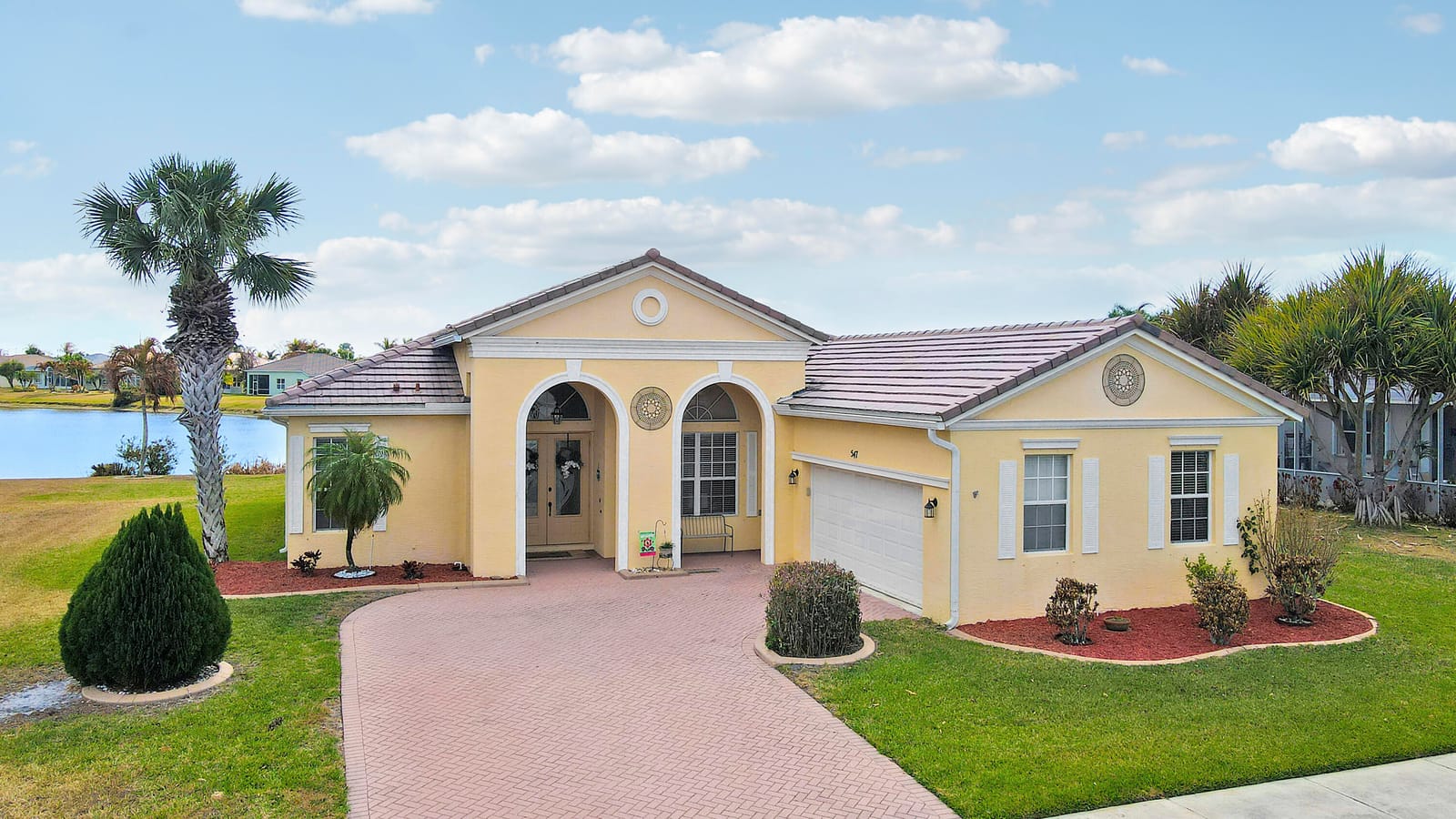 547 SW Lake Manatee Way, Port St. Lucie, FL 34986