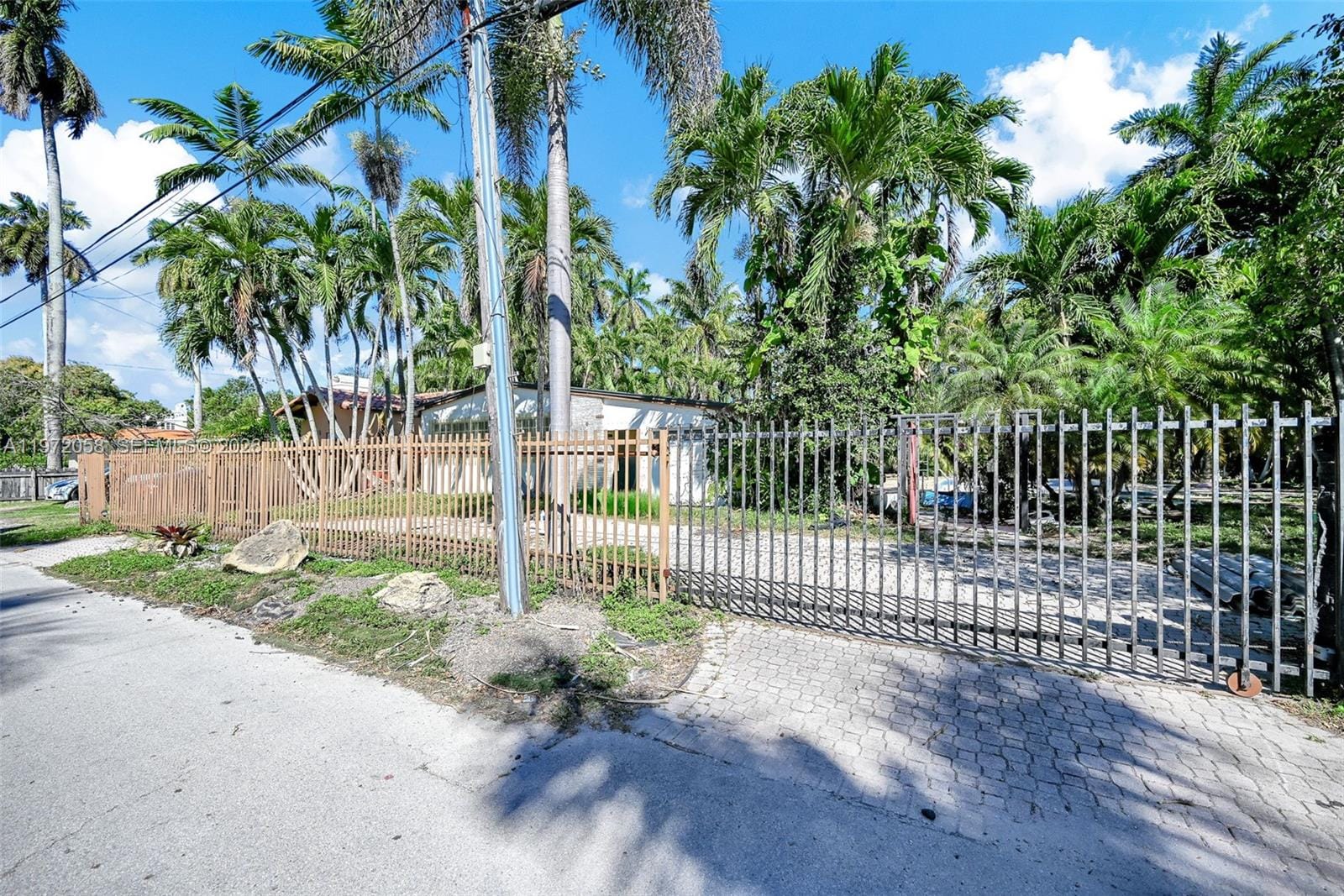 1025 NE 84th Street, Miami, FL 33138 photo 11