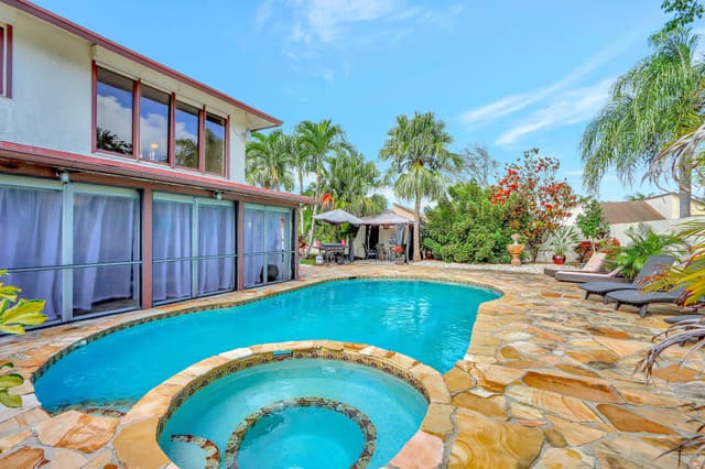 201 SW 28th Avenue, Delray Beach, FL 33445